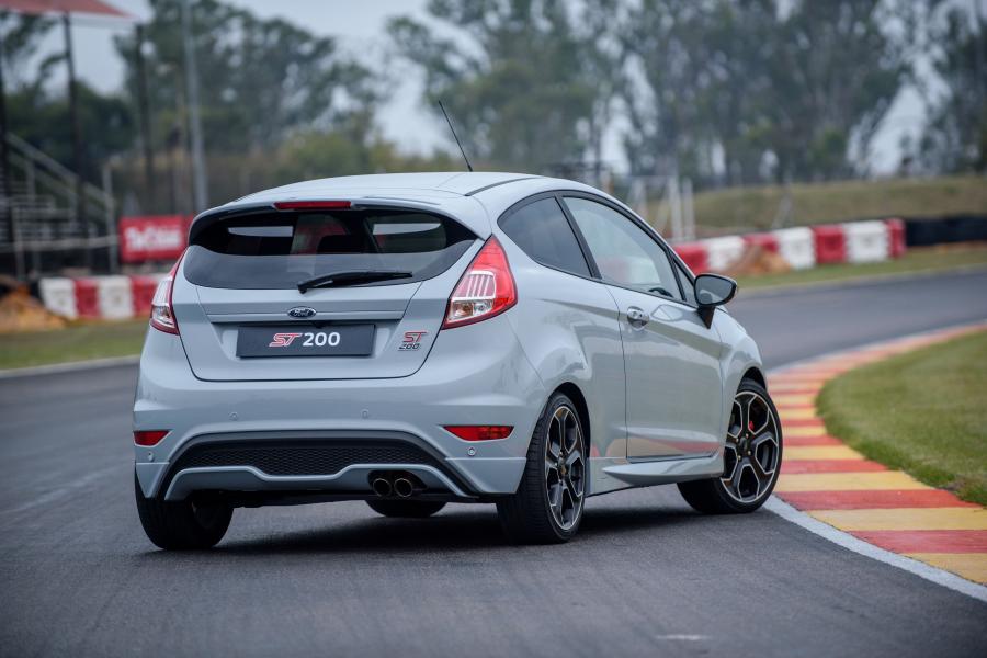  Ford Fiesta ST200 2017 года  (ZA) (фото 9 из 40)